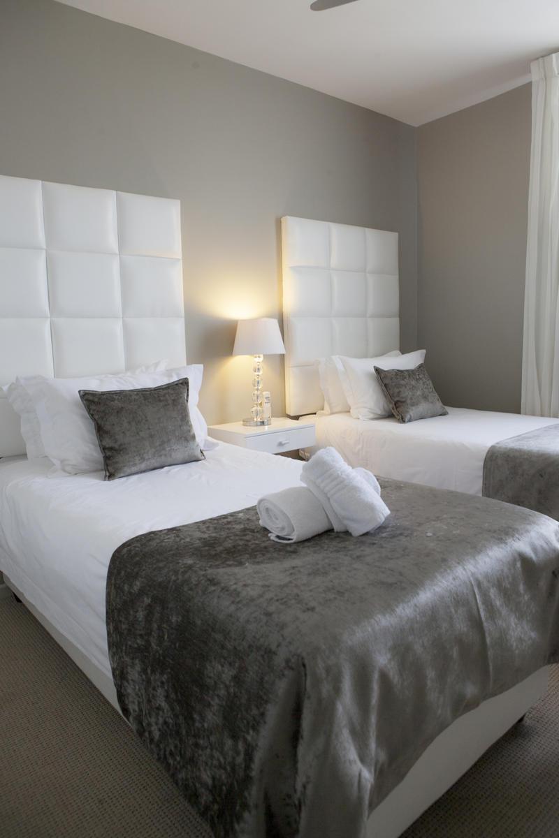 Aquarius Luxury Suites Bloubergstrand Exterior foto